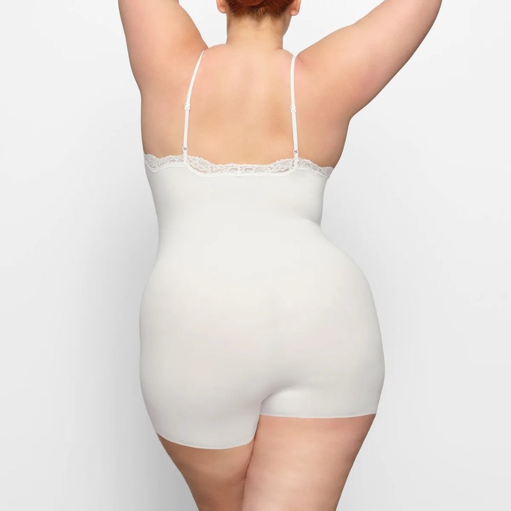 Skims Fits Everybody Lace Onesie - Marble - Picture 4 of 4